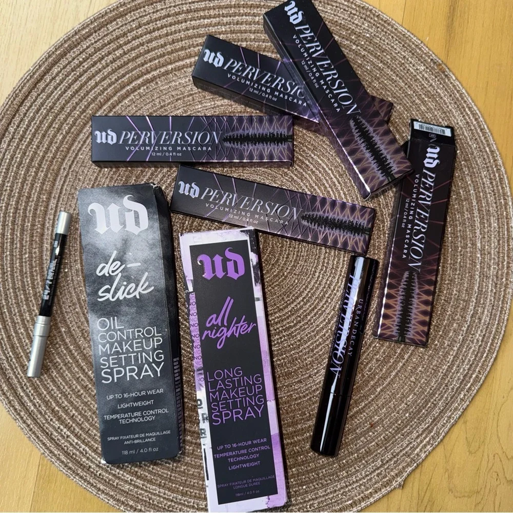 NEW Urban Decay - Perversion Mascara — Bigger/Blacker/Badder - in Black